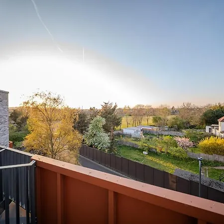 Apartment Luxuary 2br Sleeps 9, And Park Views Wembley