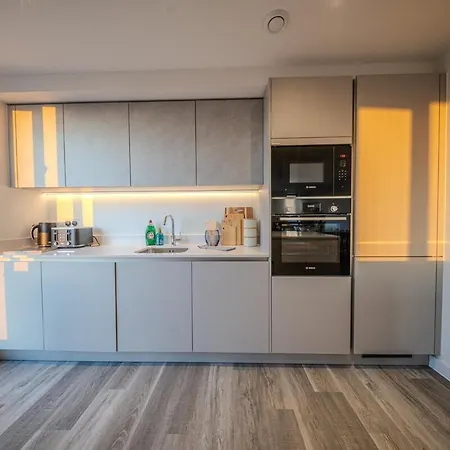Luxury 3br Sleeps 10, & Park Views Apartamento