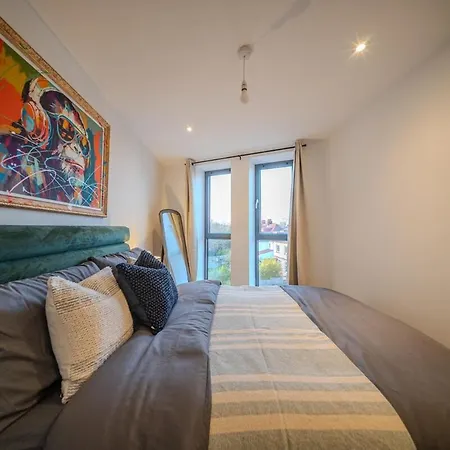 Luxury 3br Sleeps 10, & Park Views