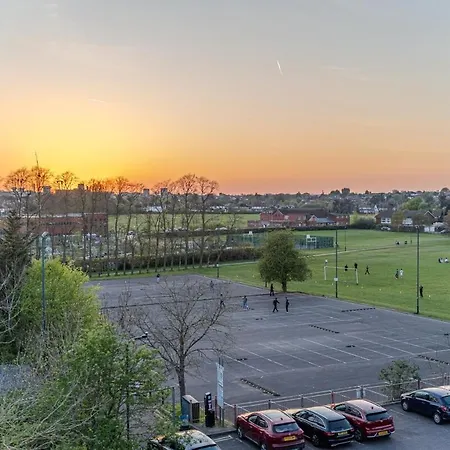 Apartamento Luxury 3br Sleeps 10, & Park Views Wembley
