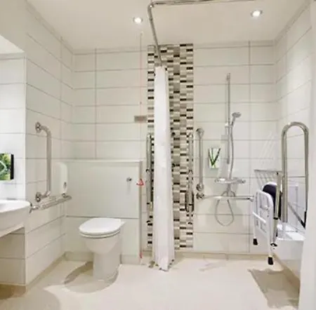 Hotel Modern En-suite Near Town Centre And Metro Line *