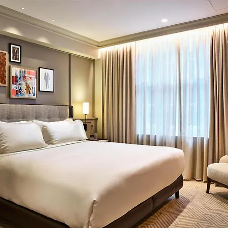Radisson Blu Hotel, Bond Street فندق 4*