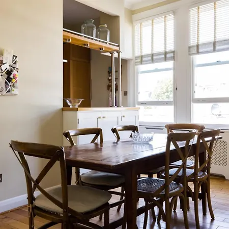 Chic In Kensington Olympia Apartment *