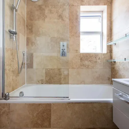 Apartment Chic In Kensington Olympia *