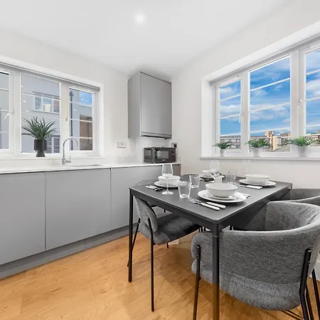 Stylish Nine Elms Vauxhall 1 Bedroom Londra
