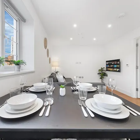 Stylish Nine Elms Vauxhall 1 Bedroom * Londra