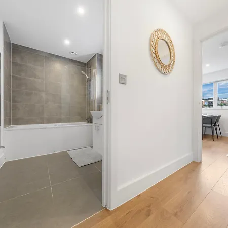 Stylish Nine Elms Vauxhall 1 Bedroom Londra