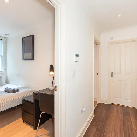 Apartament 2-bedroom Flat In Embankment A Short Walk Away To Trafalgar Square Near Big Ben, Eye Londyn