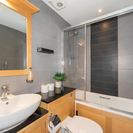 2-bedroom Flat In Embankment A Short Walk Away To Trafalgar Square Near Big Ben, Eye Apartament