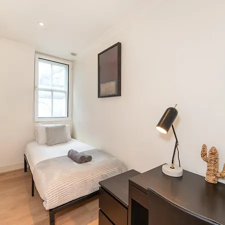 Apartament 2-bedroom Flat In Embankment A Short Walk Away To Trafalgar Square Near Big Ben, Eye Londyn