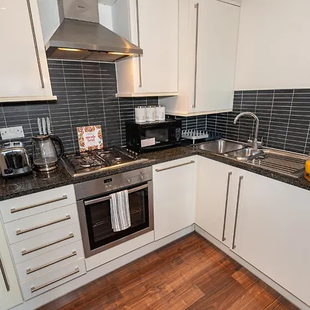 2-bedroom Flat In Embankment A Short Walk Away To Trafalgar Square Near Big Ben, Eye *