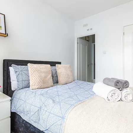 Ldn 2bd Near Bridge * London