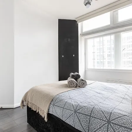 Ldn 2bd Near Bridge
