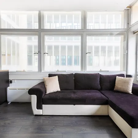 Ldn 2bd Near Bridge Apartment
