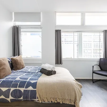 Ldn 2bd Near Bridge