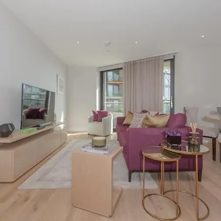 Amazing 2br Flat In Nine Elms Just 5 Minutes To Tube Apartment London