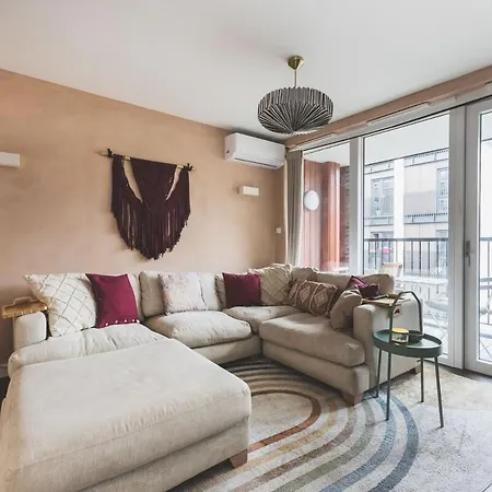 Apartment Charming 2-bedroom Gem In A Trendy Area London