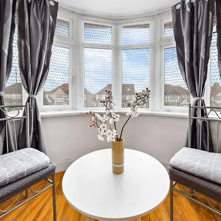 Bright 4br 2ba Gem In Wembley - Sleeps 8 * Harrow