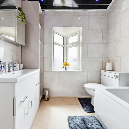Bright 4br 2ba Gem In Wembley - Sleeps 8 Harrow