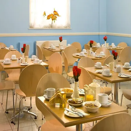 Hotel St George's Victoria 3*