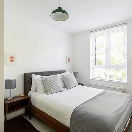 Bright & Cosy One-bed Apartment