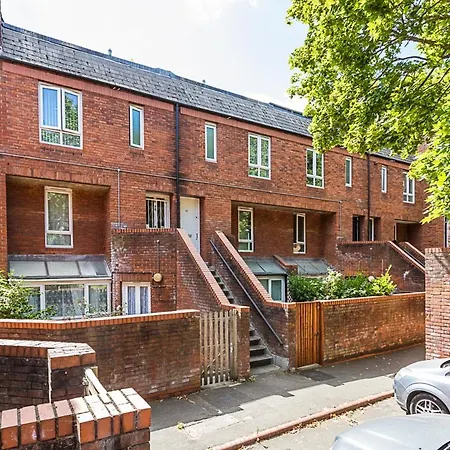 Bright & Cosy One-bed Apartment *