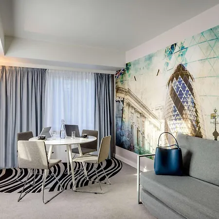Novotel Tower Bridge Hotel 4*