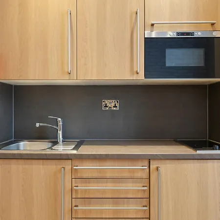 Cleveland Residences Russell Square Апартаменты *