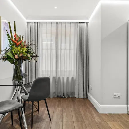 Cleveland Residences Russell Square Апартаменты *
