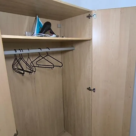 4 Pers Style Near South Wimledon Station R3 Guest house London