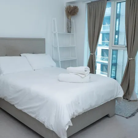 Luxury 2br With Views And By Station Canning Town *