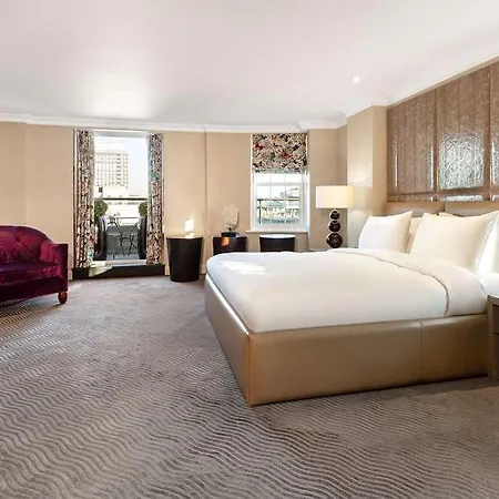 Radisson Blu Hotel, Bond Street 4* لندن