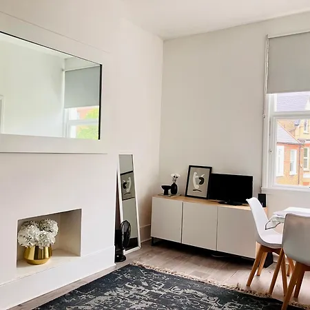 Bright Chiswick - Great Location Appartement