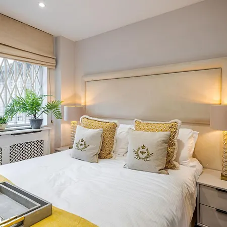 Modern Ground Floor Apartment With Harrods View And Ac