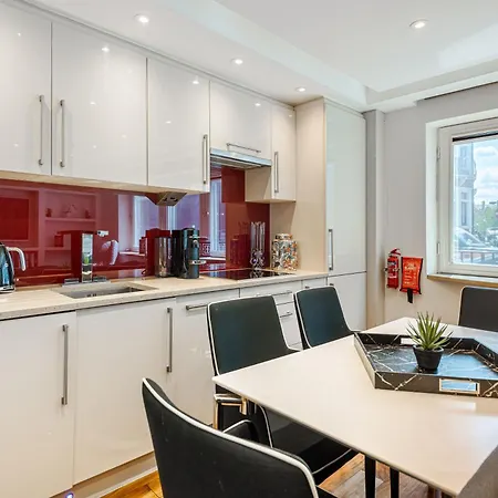 Modern Ground Floor Apartment With Harrods View And Ac アパート *