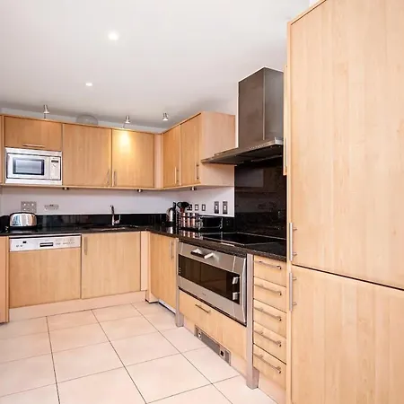 דירה 2 Bed With Large Terrace