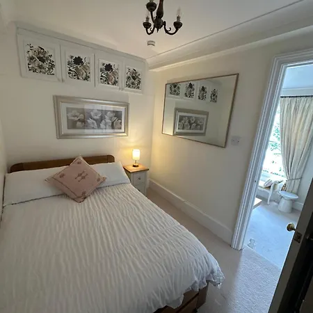 On Holland Park W11 Notting Hill *