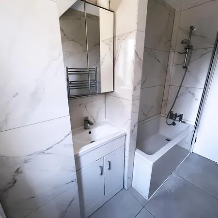 Peckham Sleeps 6