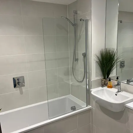 3 Beds With Fabulous Views Apartment *