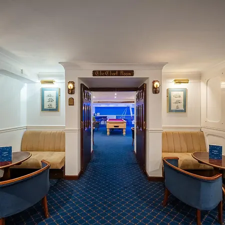 Ξενοδοχείο The Clarendon 3*