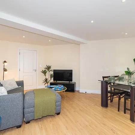 3 Bedroom With Private Terrace In Pimlico, Westminster, Victoria Appartamento *
