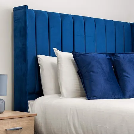 Modern 4 Bed In East Ham Perfect For Business & Contractors Sleeps 8 London
