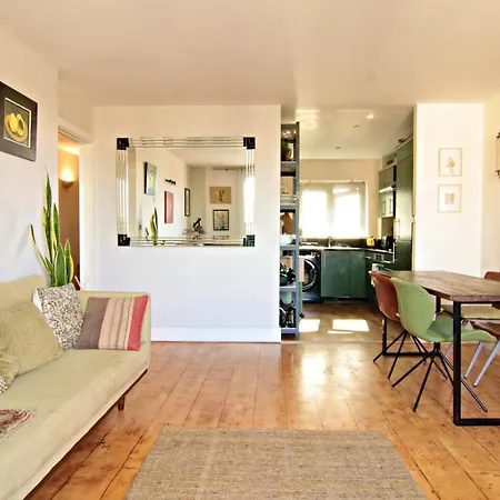 Tower Bridge - Stunning 2 Bed Ensuite Flat Apartment *