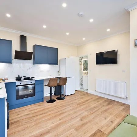 Staycation In Stratford E15 Ideal For 3 * Londres