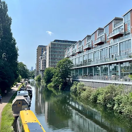 Luxury Canal-front 2 Bedroom Loft *