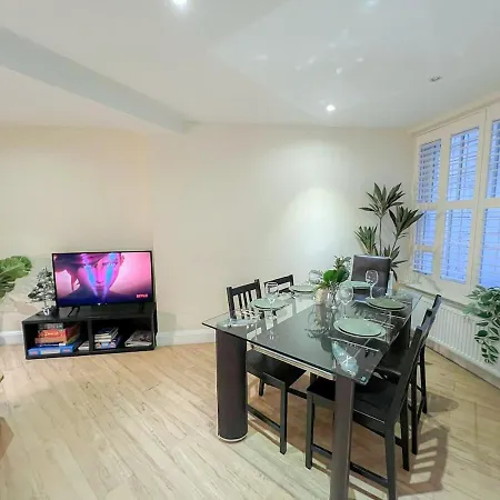 Appartamento 3 Bedroom With Private Terrace In Pimlico, Westminster, Victoria