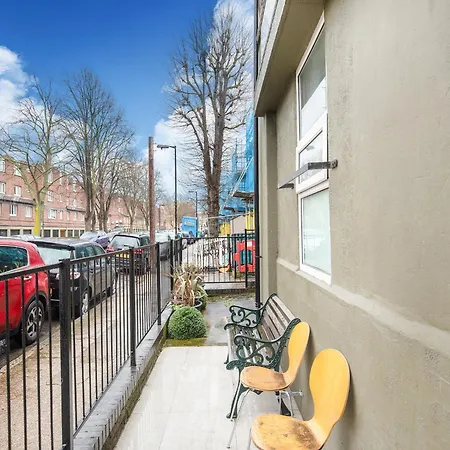 Lovely In With Patio, Cleaning Included