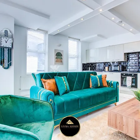 Stylish 1 Bed By Livra Estate Short Lets & Serviced With Free Parking アパート サットン