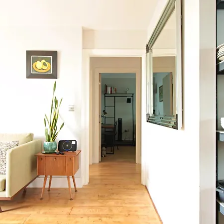 Tower Bridge - Stunning 2 Bed Ensuite Flat *