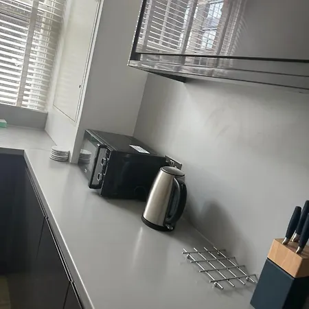 Kings Cross Canal View Apartment *